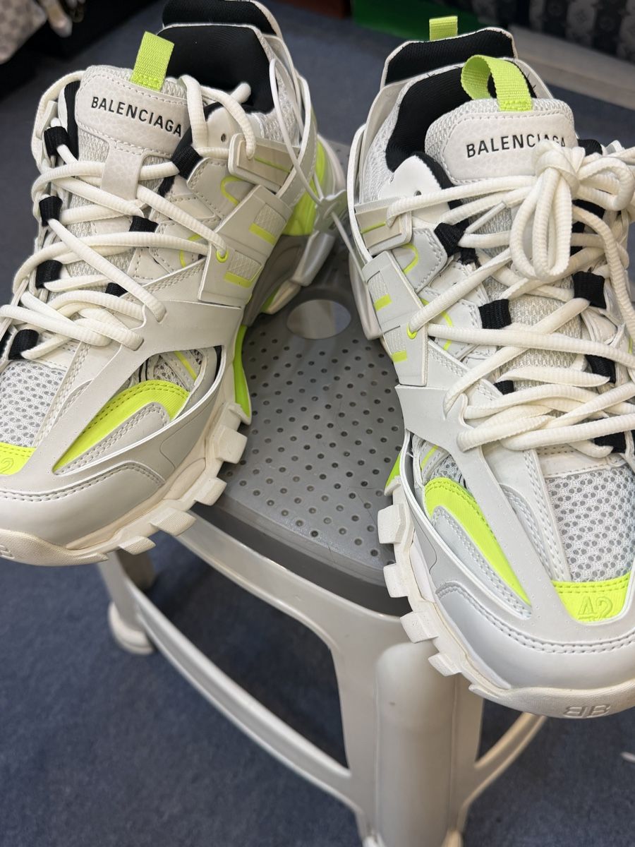 Balenciaga Scarpe da uomo: Balenciaga neu 42 grosse – Nuovo e nell'imballaggio originale da Frenkendorf venduto da Marwan18