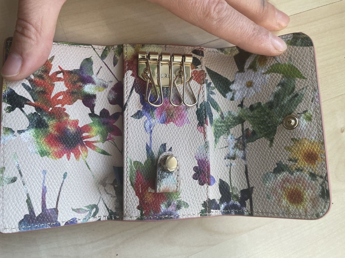 Coccinelle Sonstige Kleidung & Accessoires: Furls Leder Schlüsseletui  – Gebraucht aus Schaffhausen von bmi_5j58 4