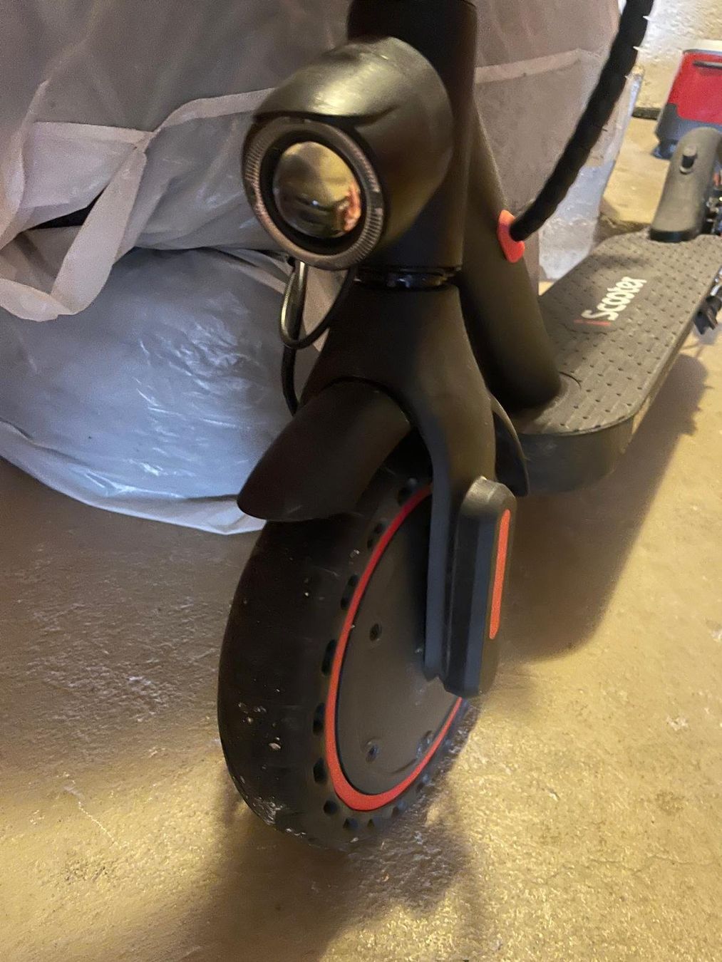 Scooters: iScooter E9D E-Scooter inkl. Tasche & Ladegerät – D'occasion à Teufenthal AG par sleeepless1987 3
