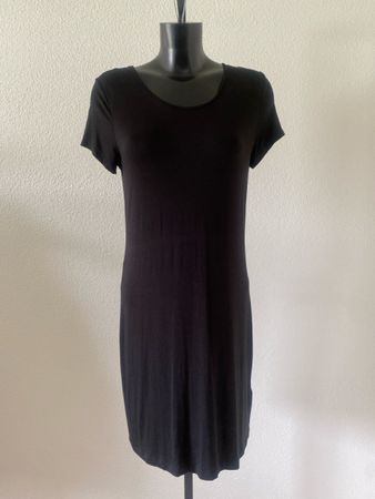 Schwarzes Sommerkleid Gr. S mit Rückenausschnitt