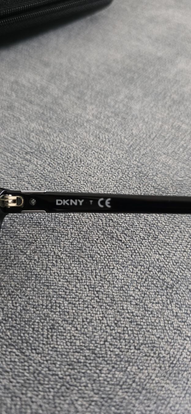 DKNY Occhiali & Lenti: DKNY Sonnenbrille  – Usato da Rümlang venduto da ilc_vm5p 5