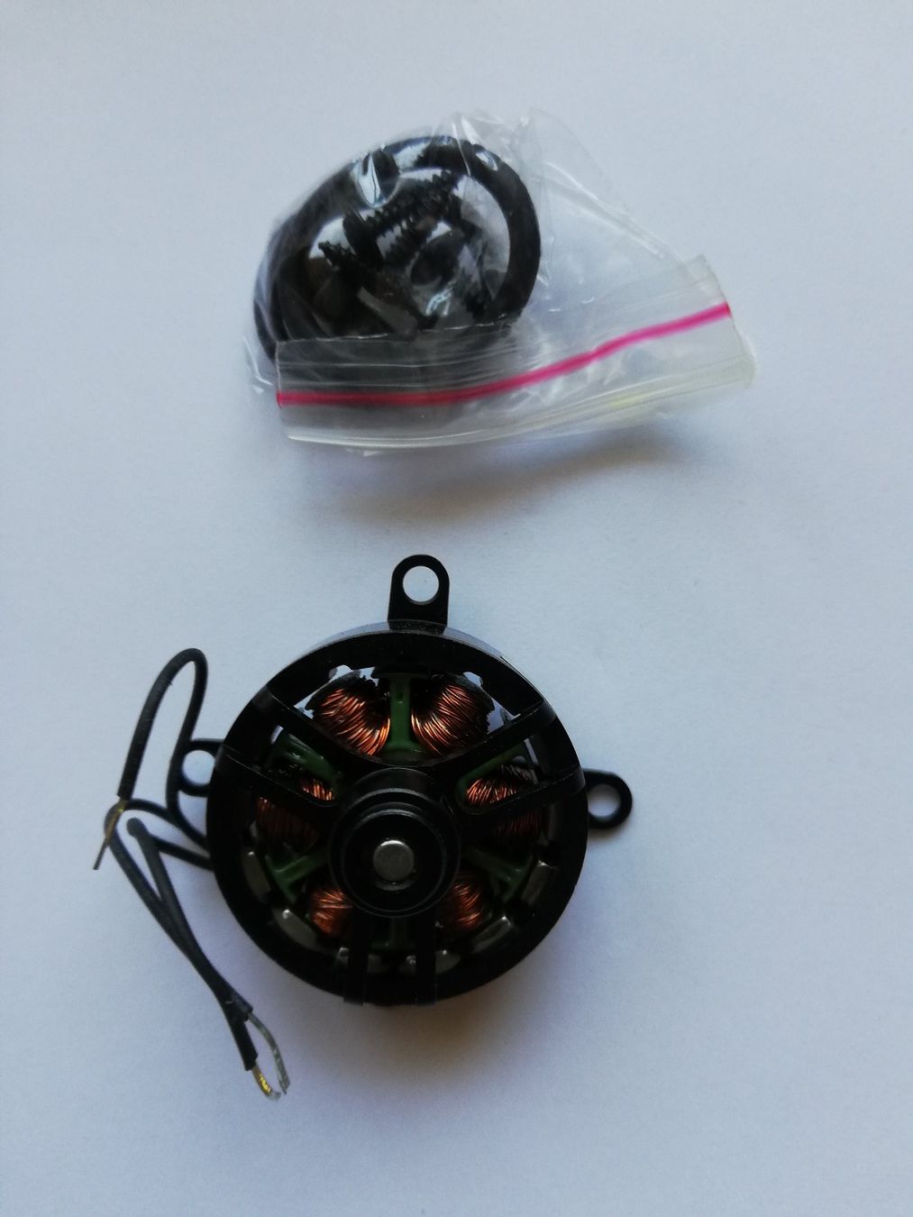 Modellismo RC: EMAX Brushless Motor GT2205/33 – Nuovo e nell'imballaggio originale da Flüh venduto da AMS-Modellbau 2