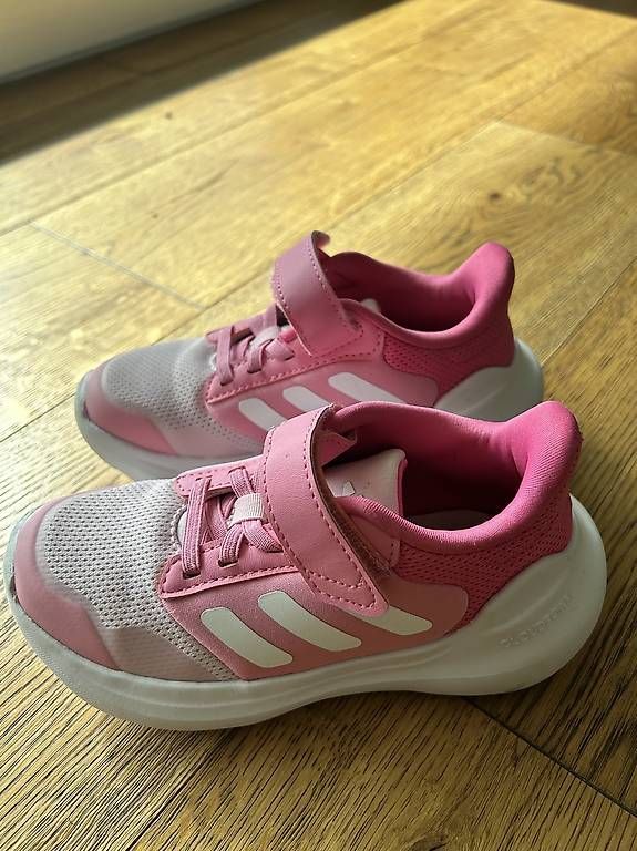 Scarpe per ragazze: Turnschuhe Adidas pink, Grösse 30 – Usato da Egnach venduto da Theblackcrow