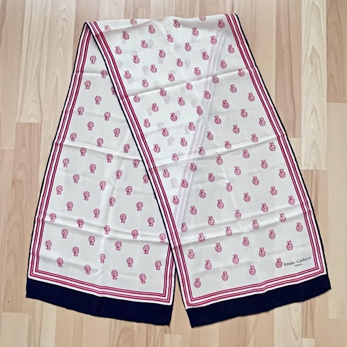 Foulards, Tücher & Schals: Foulard écharpe en soie vintage  – Neu (gemäss Beschreibung) aus Vuisternens-devant-Romont von ribouldog