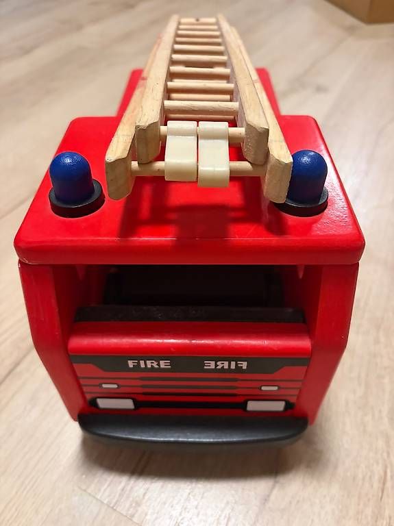 Giocattoli: Feuerwehrauto – Usato da Reinach BL venduto da Steinii