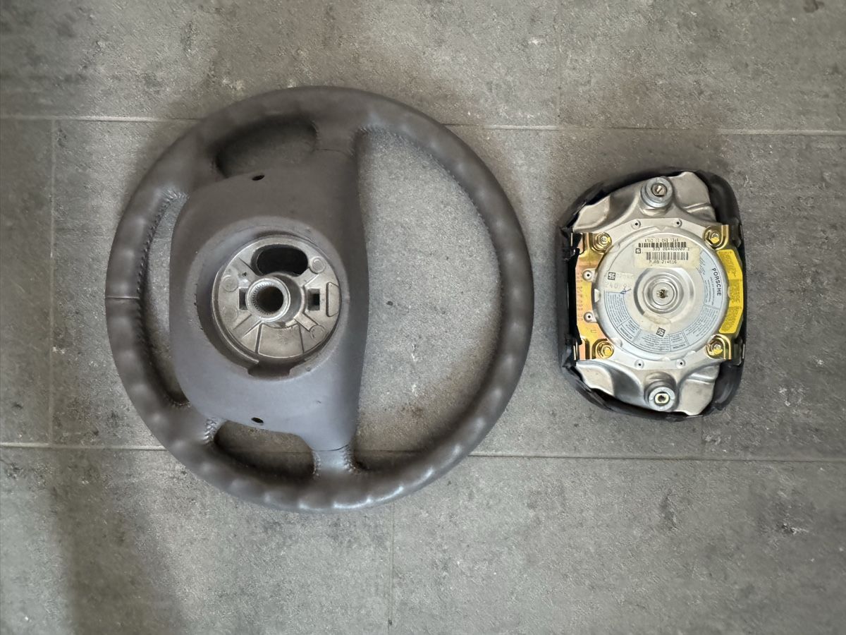 Porsche Tutti pezzi di ricambio auto: Volant et airbag Porsche – Usato da Neuchâtel venduto da CP-AUTOS 1