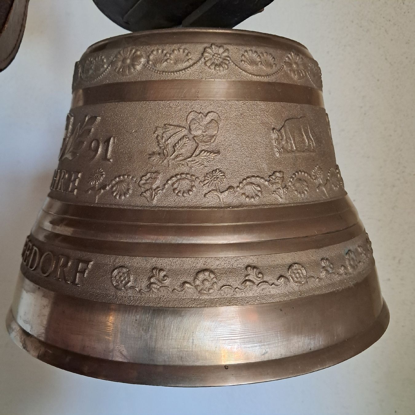 Glocken & Treicheln: PRÄCHTIGE BERGER BÄRAU GLOCKE 1991 – Gebraucht aus Murten von SHETHOF 1