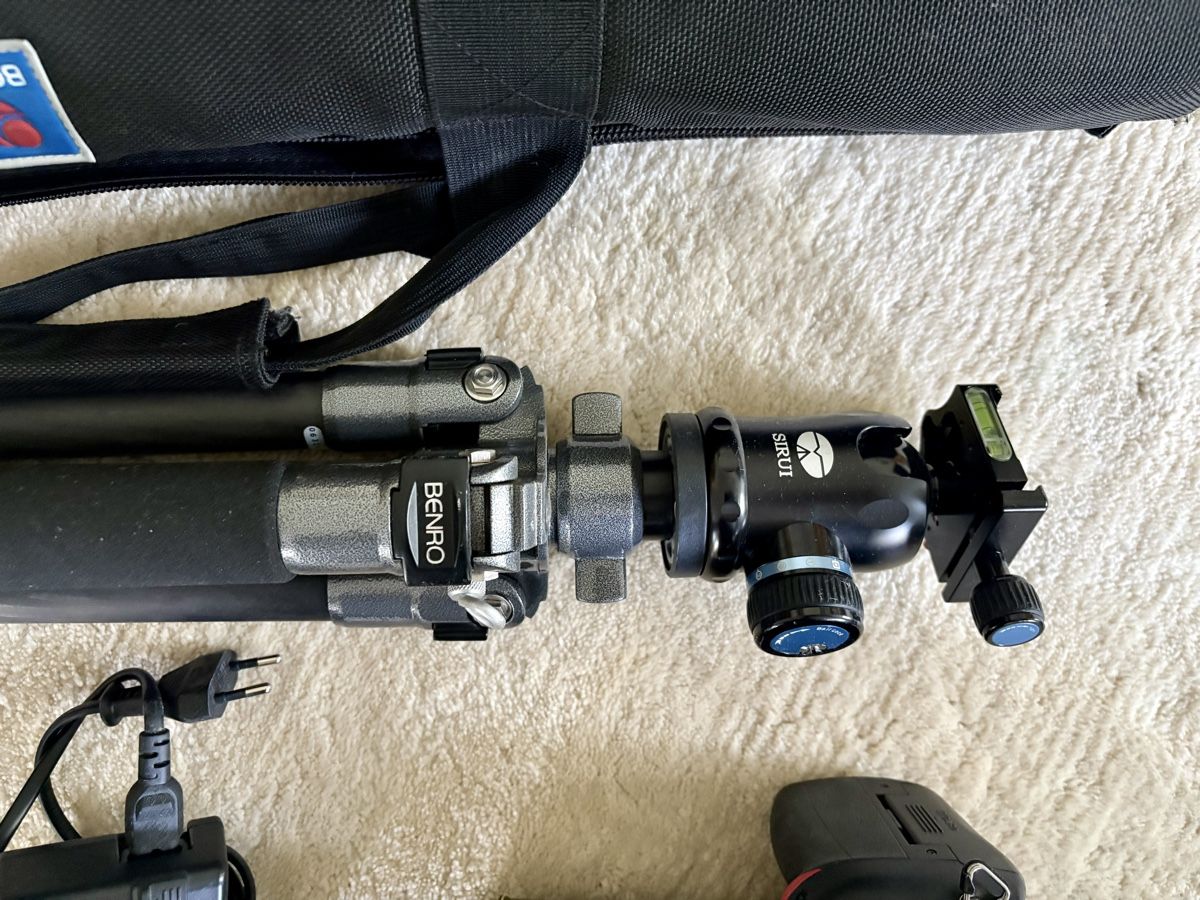Nikon Fotocamera: Nikon D610 Kamera mit Objektiv, Blitz und Stativ – Usato da Bülach venduto da mhoh 4