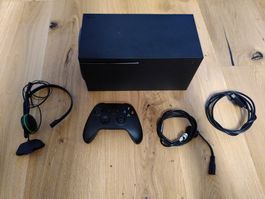 Xbox Series X (1TB) mit Zubehör