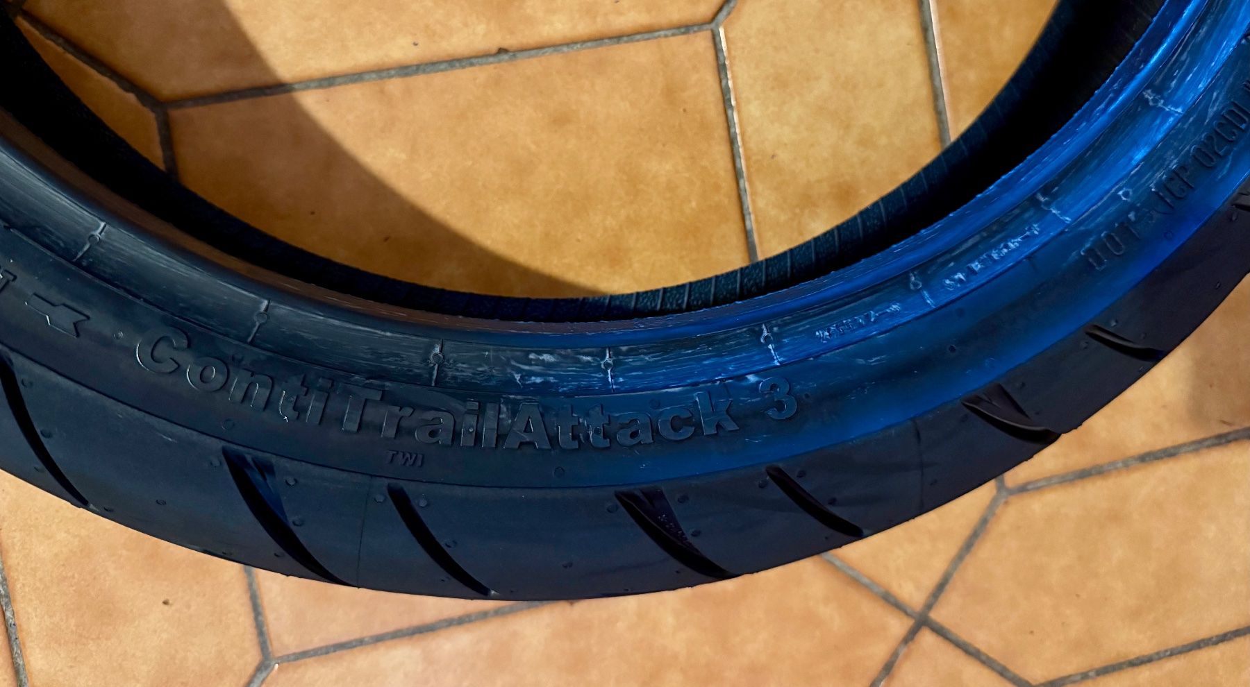 Continental Pneus & Kompletträder: Continental ContriTrailAttack 3 (120/70 ZR17) NEUF – Neu und originalverpackt aus Lonay von Btieche 3