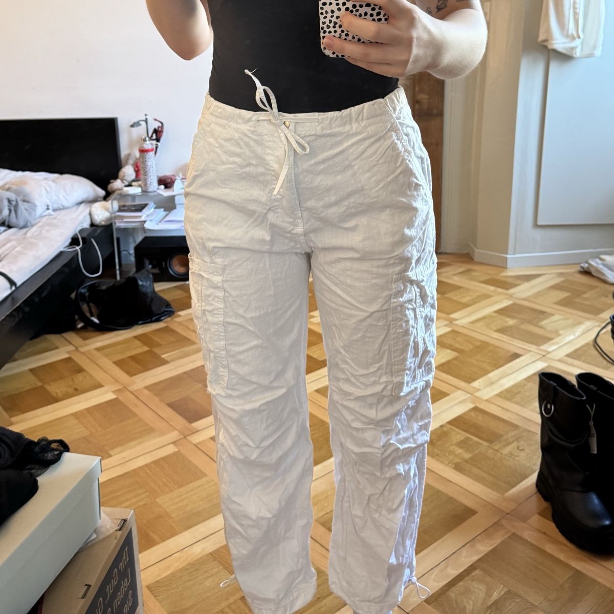 Pantaloni: Weisse Cargo-Hose, Grösse S – Usato da solothurn venduto da mil_ja.t 3