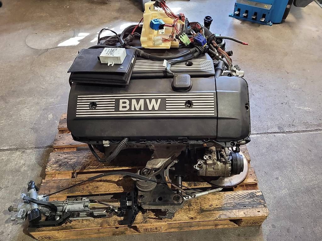 Tutti pezzi di ricambio auto: Bmw e46 Motor Aktion bis 14/08 – Usato da Niedergösgen venduto da Zecinha 2