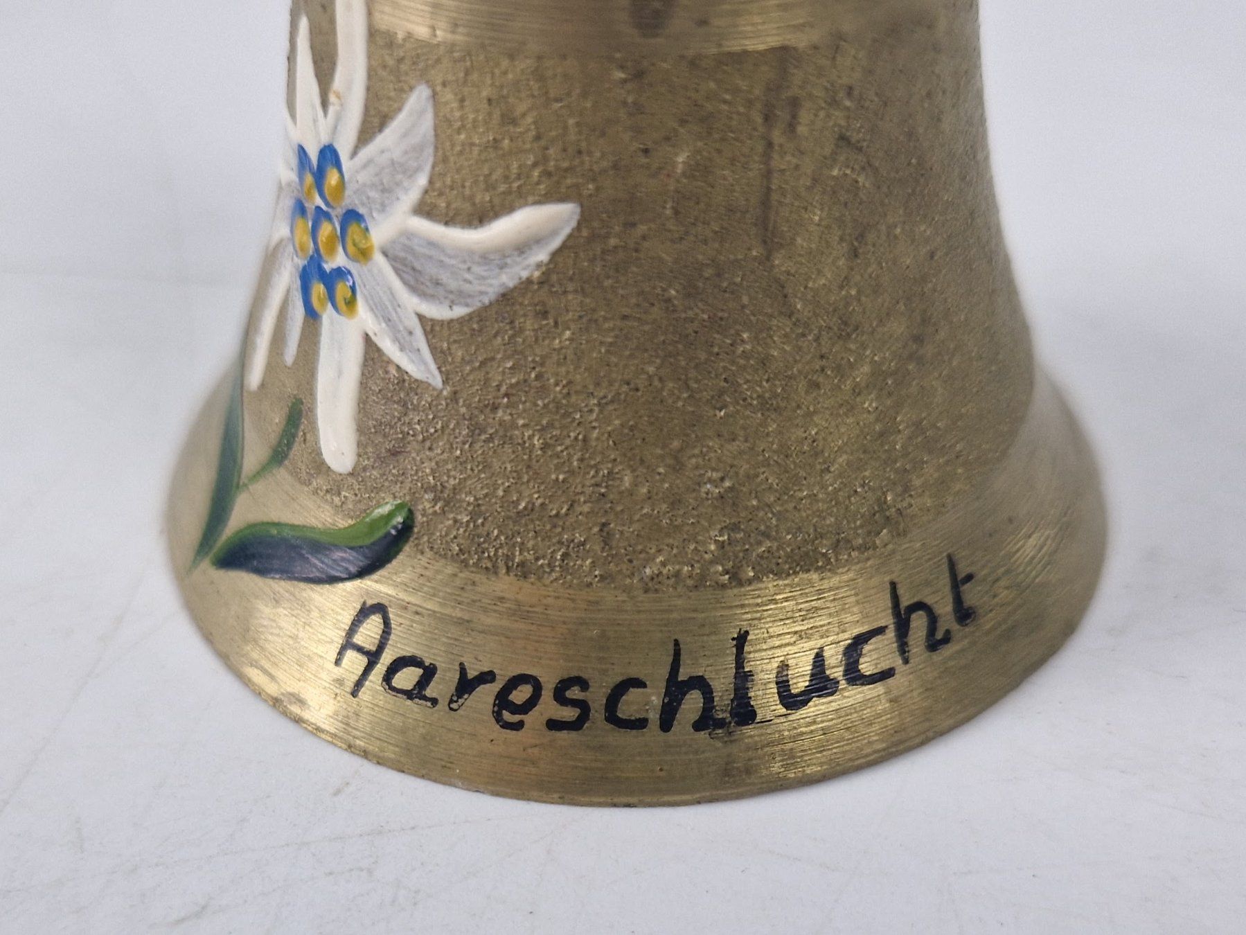 Glocken & Treicheln: Kleine Glocke – Gebraucht aus Muhen von Restwert_Muhen 1