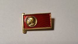Pin Lenin Fahne UdSSR Rot Gold Emaille guter Zustand.