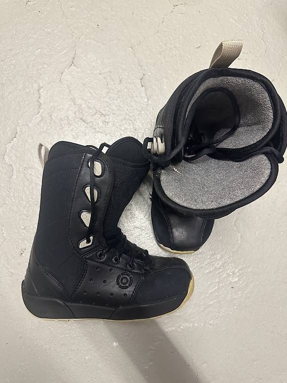 Scarpe da donna: Snowboardboots donna nr. 38 – Usato da Bülach venduto da giu_n7st 1