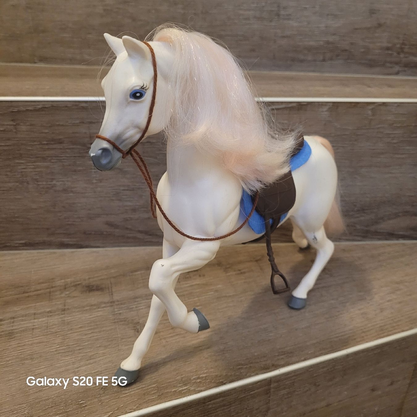 Giocattoli: Barbie Pferd weiss mit Rosa Behang – Usato da Niederbuchsiten venduto da klengyel