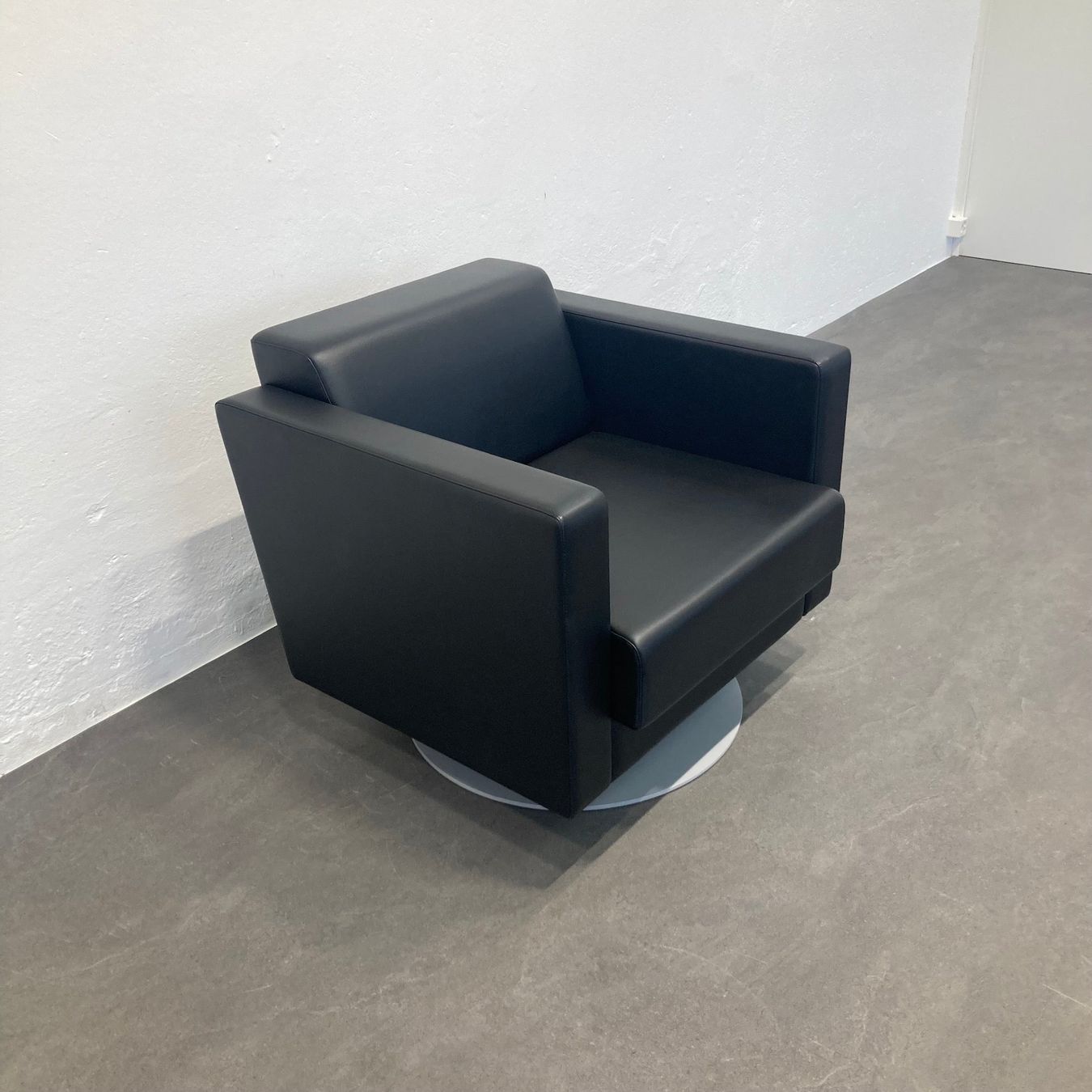 Poltrona Frau Poltrone: Poltrona Frau Exclusiv Sessel – Usato da Schönenwerd venduto da mcofficeshop 1