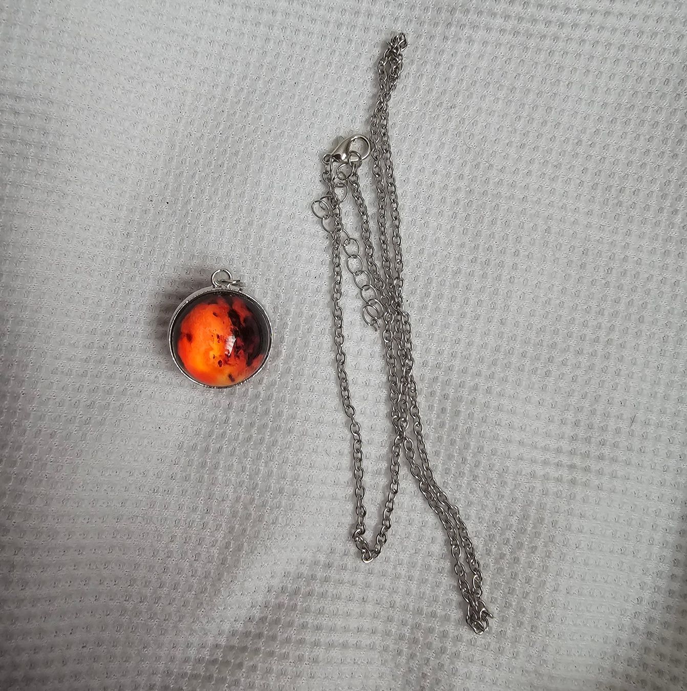 Ciondoli: NEU! Planet Anhänger mit Kette – Nuovo e nell'imballaggio originale da Füllinsdorf venduto da Sunnebliemli7 2