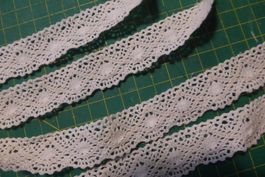 Alte Spitzen weiss Handarbeit - 4 Teile à 42 cm