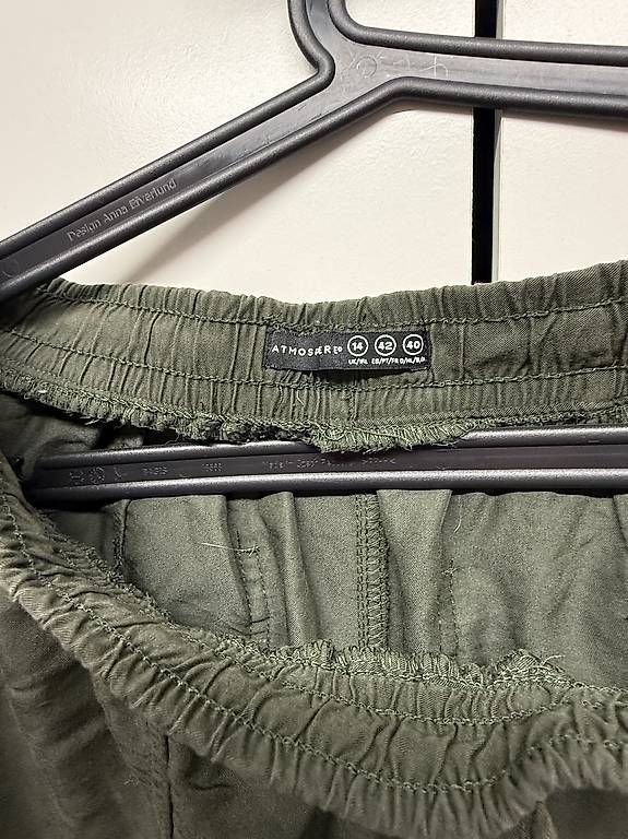 Hosen: grüne Hose, Gr 40 – Gebraucht aus Zürich von mel_v8qp 1