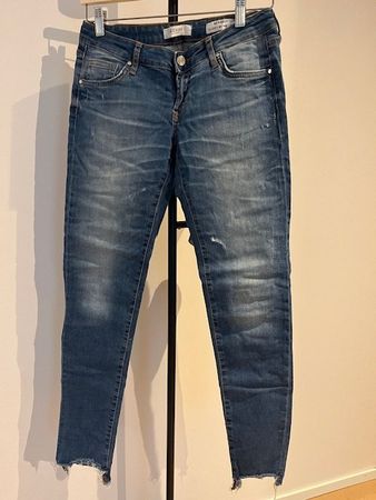 Guess Damen Jeans Skinny Fit Gr. 29