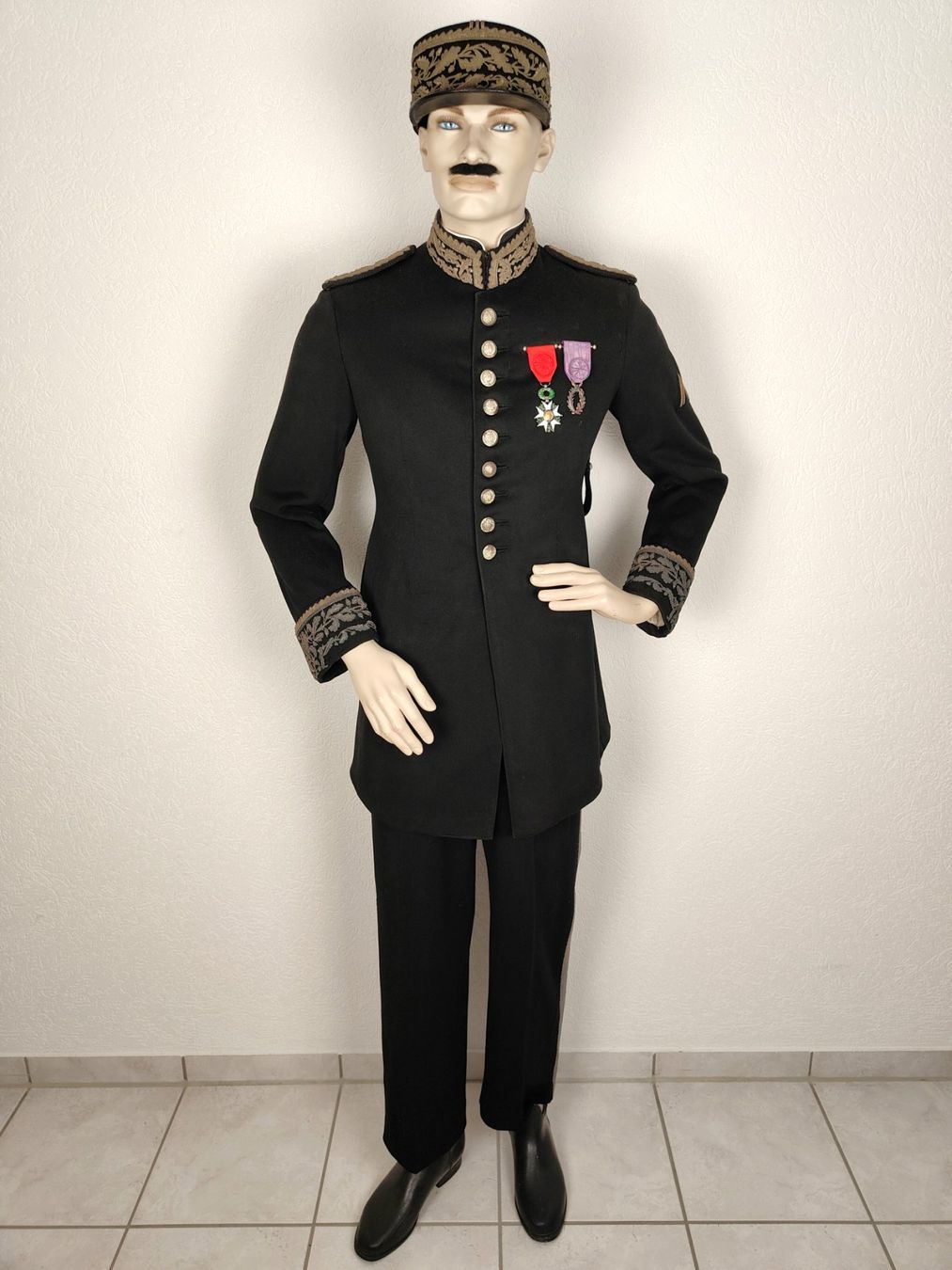 Uniformi: Uniform Präfekt Set – Usato da Bauma venduto da SwissMilitaria