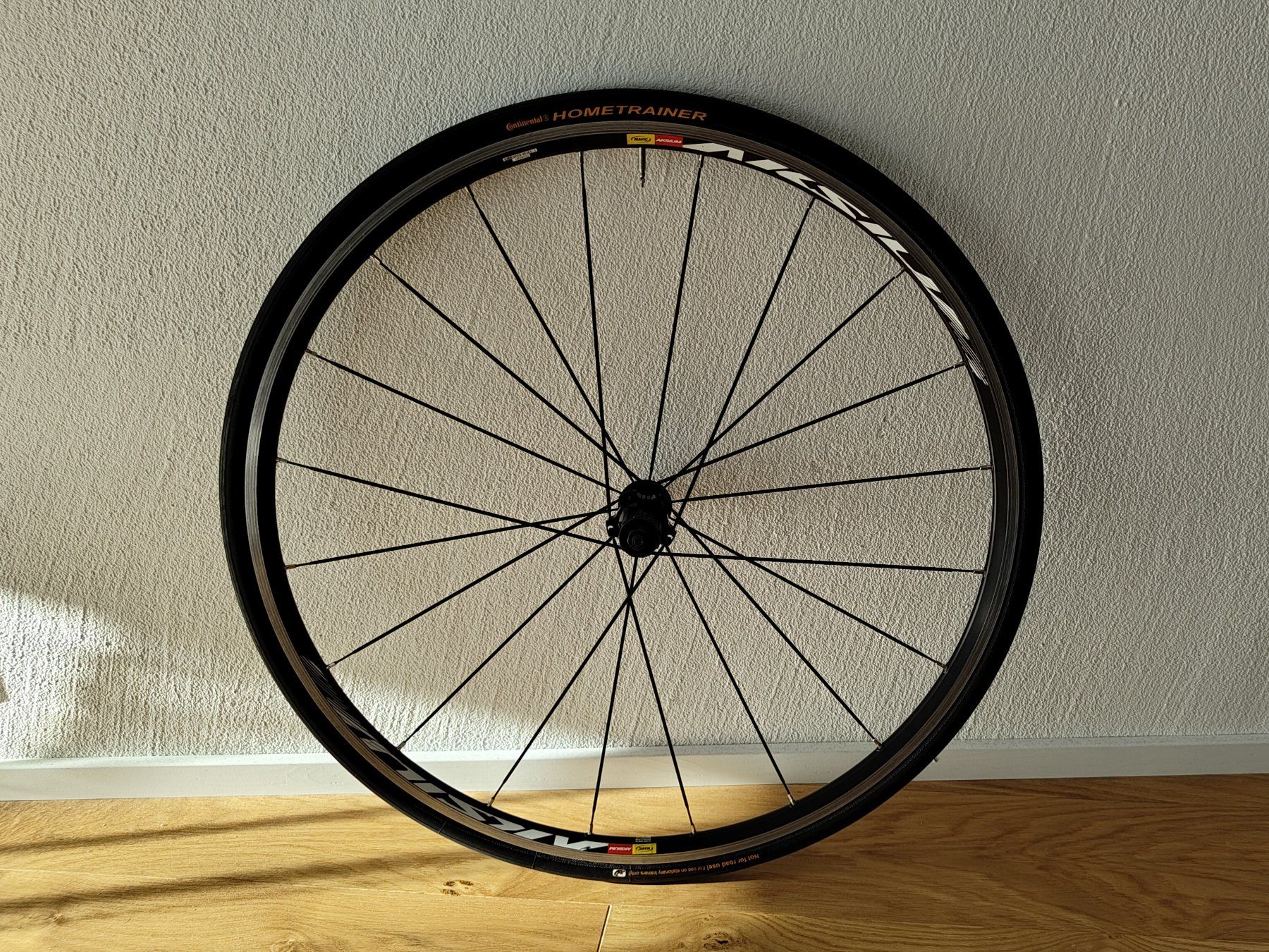 Mavic Laufräder: Mavic Aksium Hinterrad – Gebraucht aus Boswil von