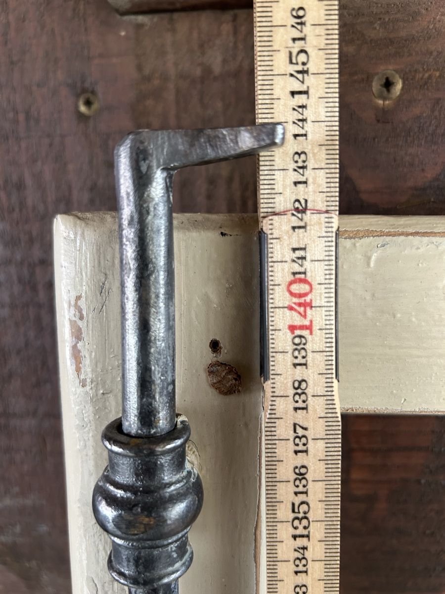 Fenster: Ein wunderschöner alter Fensterflügel. – Gebraucht aus Gwatt (Thun) von ate_6ng8 5