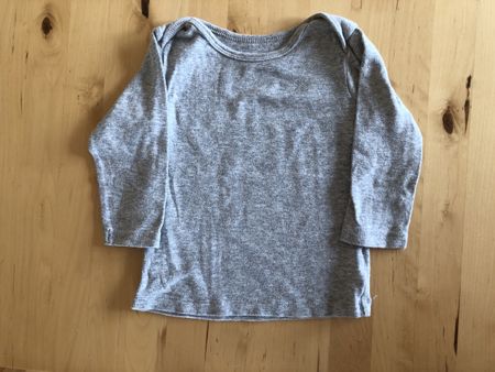 Grauer tshirt, Langarm, Grösse 68, Top Zustand!