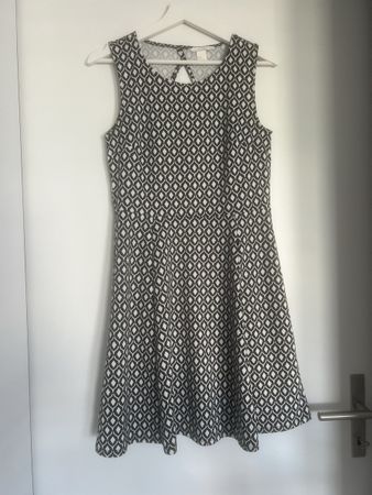 Kleid Grösse M