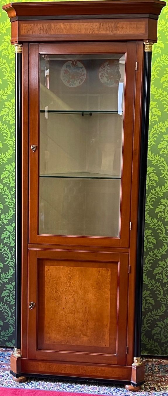 Vetrine: Biedermeier Eckvitrine Eckschrank Vitrine Barock SELVA – Usato da Gemünden venduto da GEUENWALD