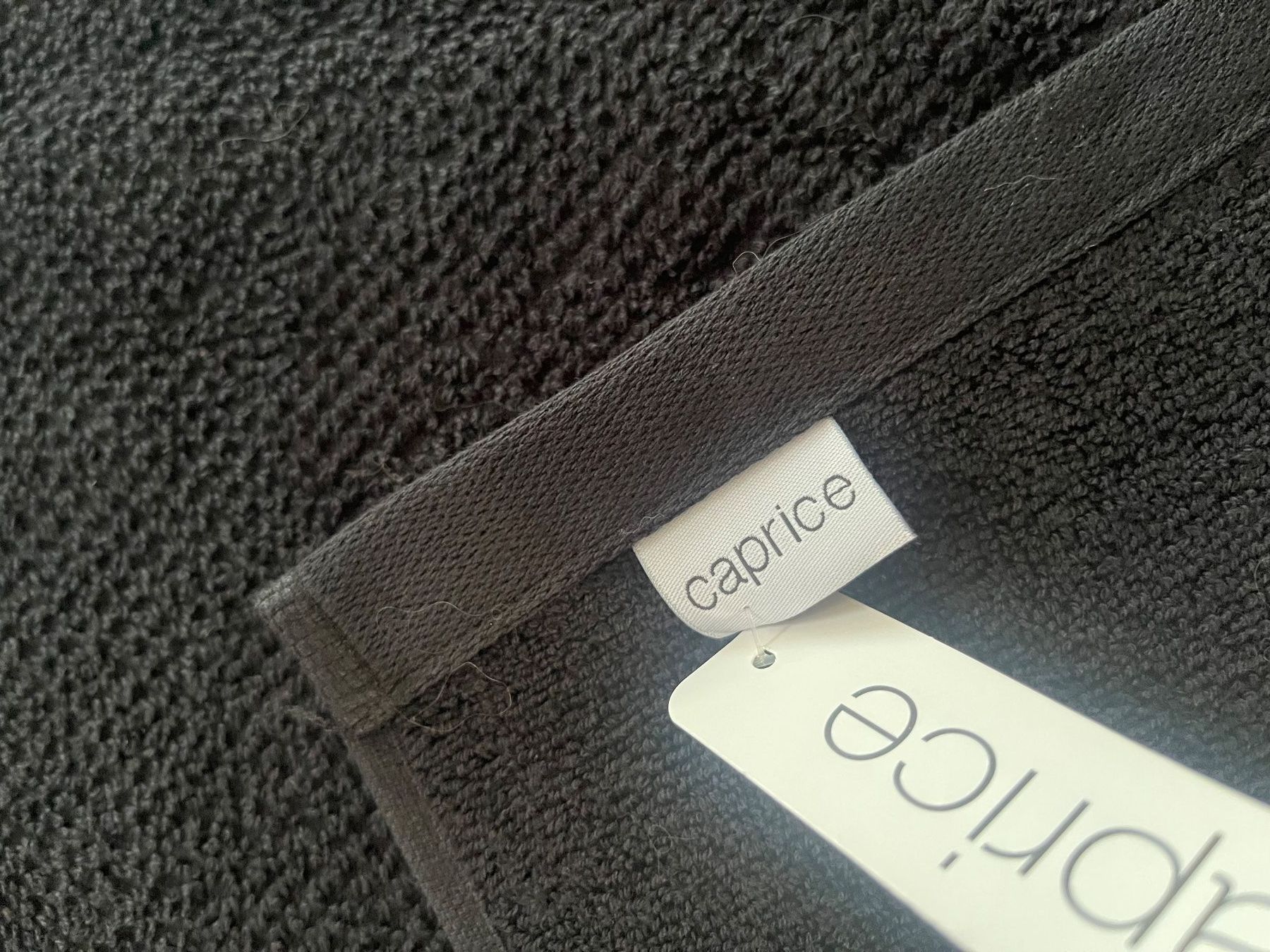 Bettwäsche: Handtuch aus 100 % Baumwolle mit eingesticktem Monogramm – Neu und originalverpackt aus Meilen von tea_n6fg 1