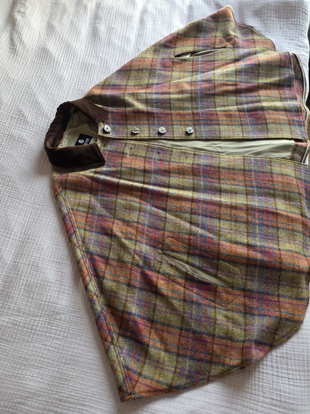 Bauer Giacche: BAUER – Plaid Cape Jacket with Velvet Collar – Nuovo (secondo la descrizione) da Savigny venduto da mar_pfd8 4