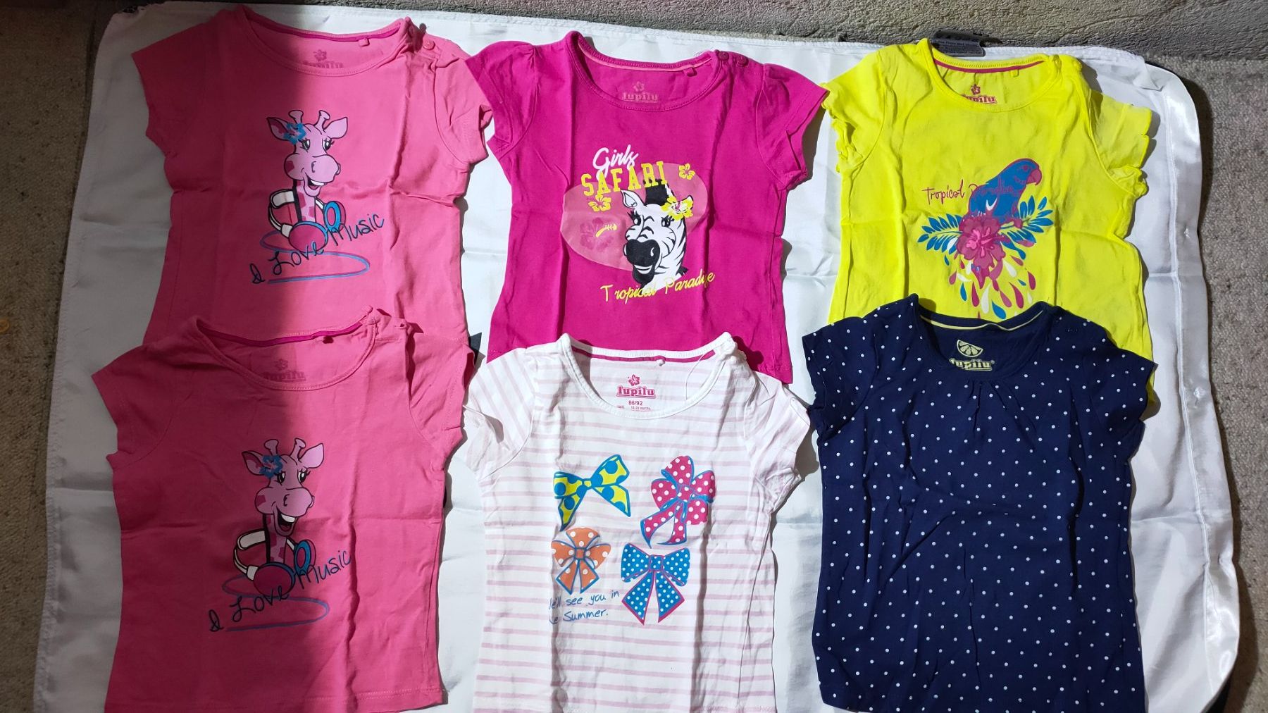 Lupilu Kleiderpakete & -sets: Tshirt Mädchen 15 Stk Grösse 86/92 – Gebraucht aus Ins von variable