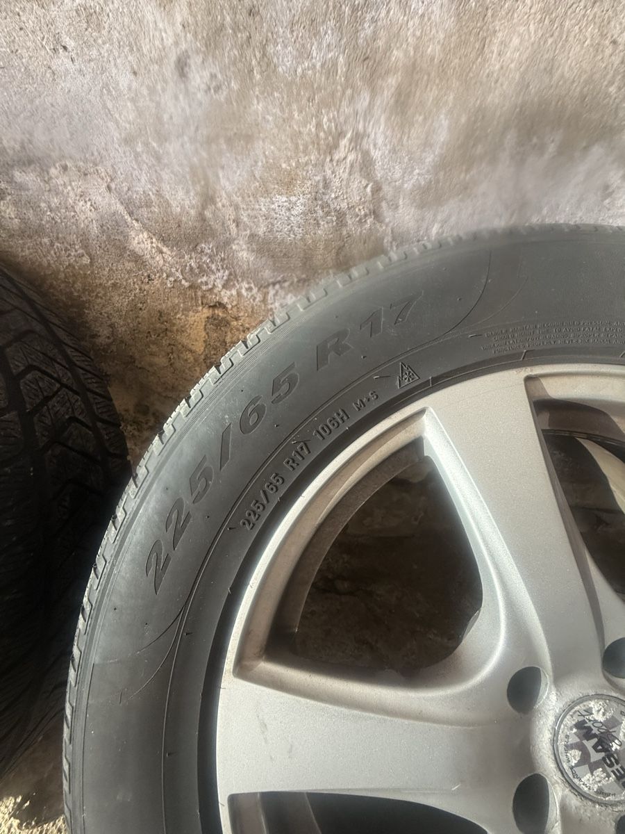 Pneumatici & Ruote complete: Kompletträder 225/65 R 17  – Usato da Glattbrugg venduto da ME- 5