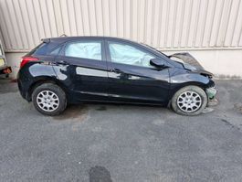 À vendre Hyundai i30 1.4 essence, année 2013, accidenté