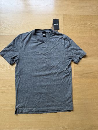 Hugo Boss Herren T-Shirt grau Grösse S mit Etikett neuwertig