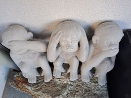Drei Affen Gartenfiguren aus Beton gebraucht guter Zustand