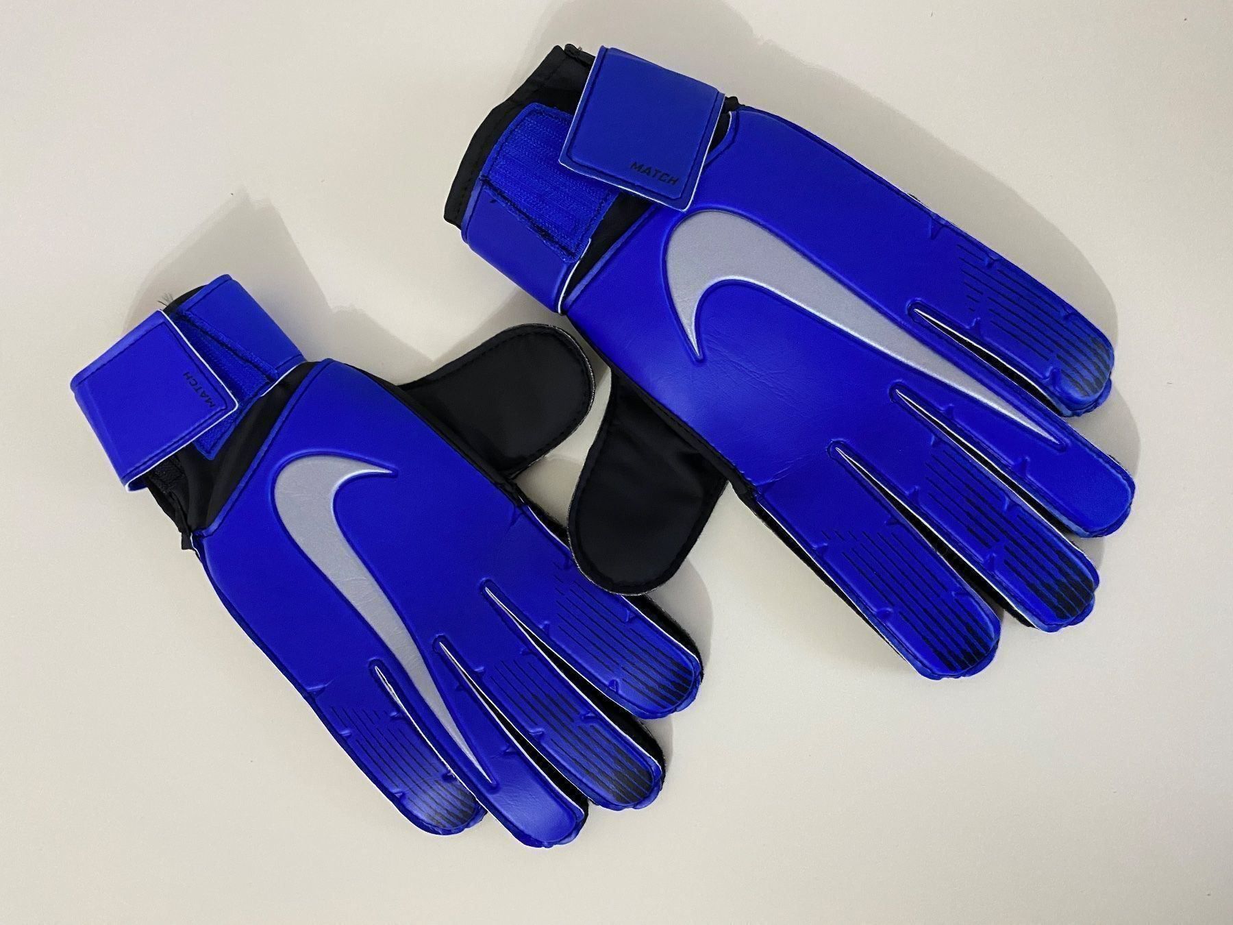 Nike Altri accessori da uomo: Torwart Handschuhe – Nuovo (secondo la descrizione) da Lupfig venduto da Pluribus