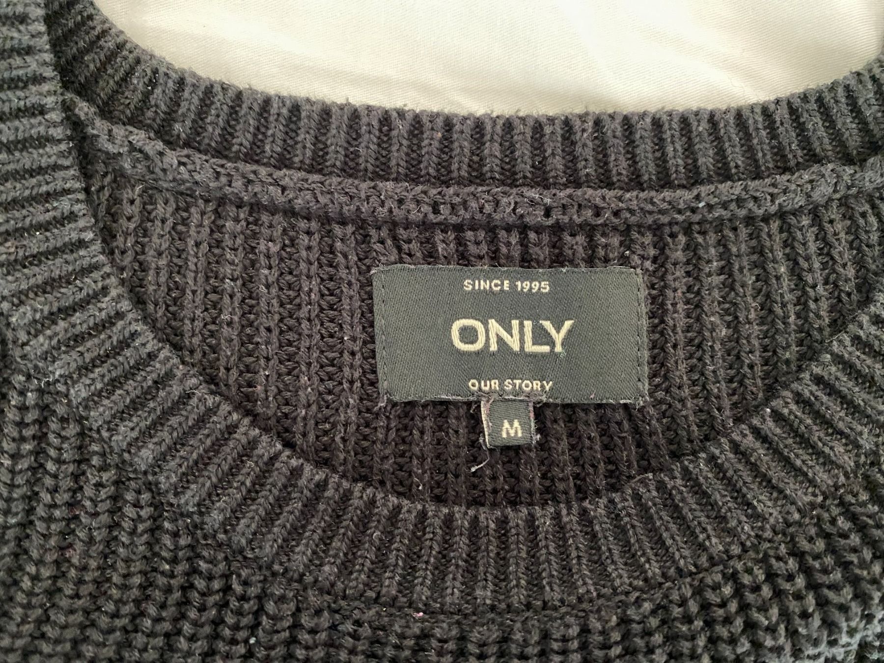 Only Maglioni & Felpe: Schwarzer Pullover von Only Size M – Usato da Duebendorf venduto da  4