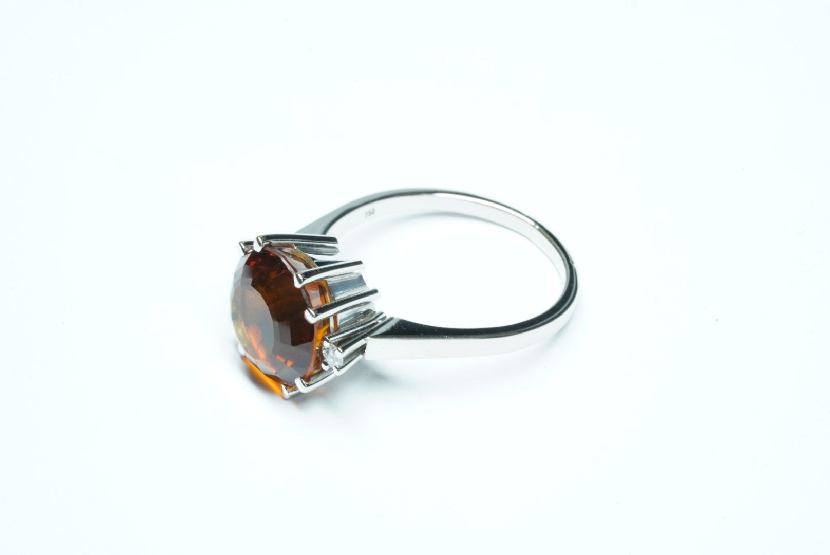 Anelli: Fingerring 18k Weissgold mit Citrin – Usato da Bülach venduto da Re-Jewelled 2