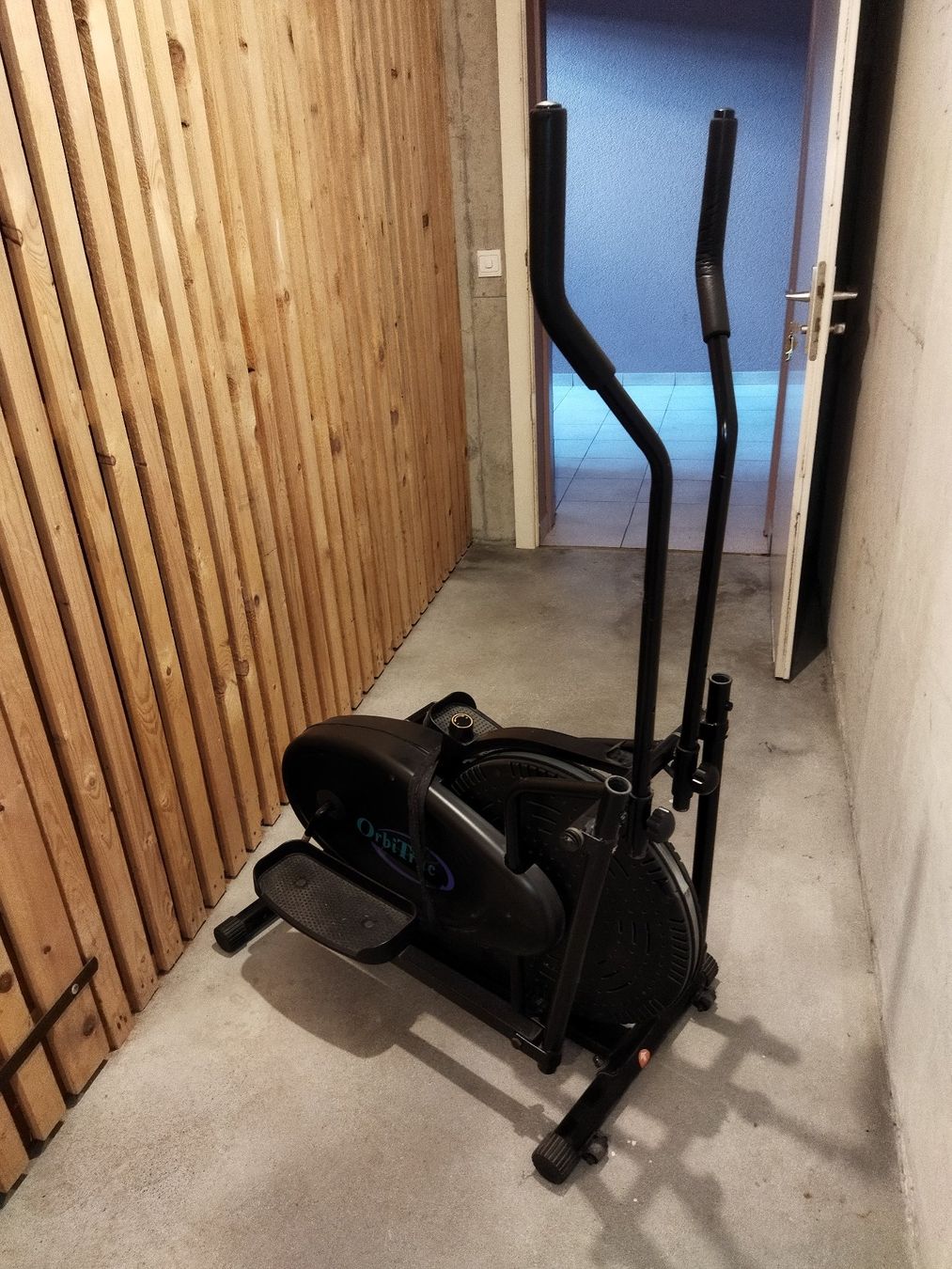 Hometrainer: Vélo elliptique – Usato da Villars-sous-Yens venduto da pcv_k85t