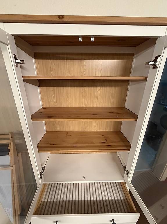 Vetrine: Vitrine à trois tiroirs Hemnes – Usato da Villeneuve VD venduto da Jlt26 3