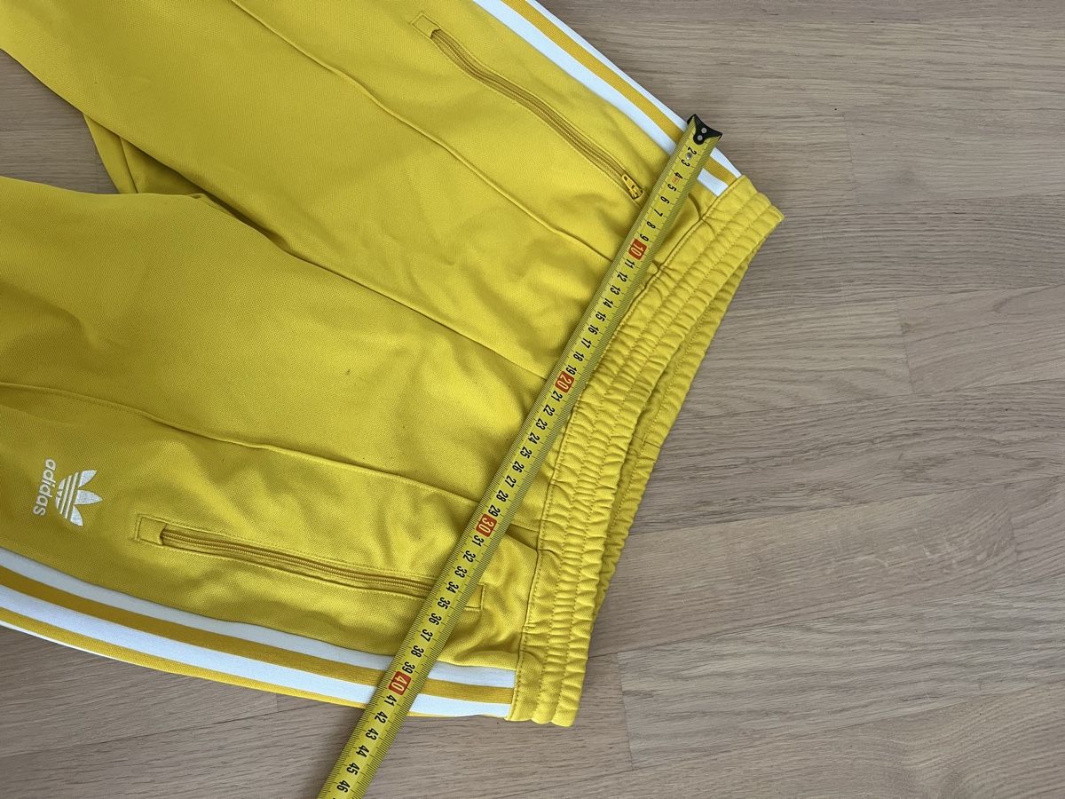 Adidas Pantaloni: Adidas Trainingshose Gelb – Usato da Meilen venduto da jes_c25c 4