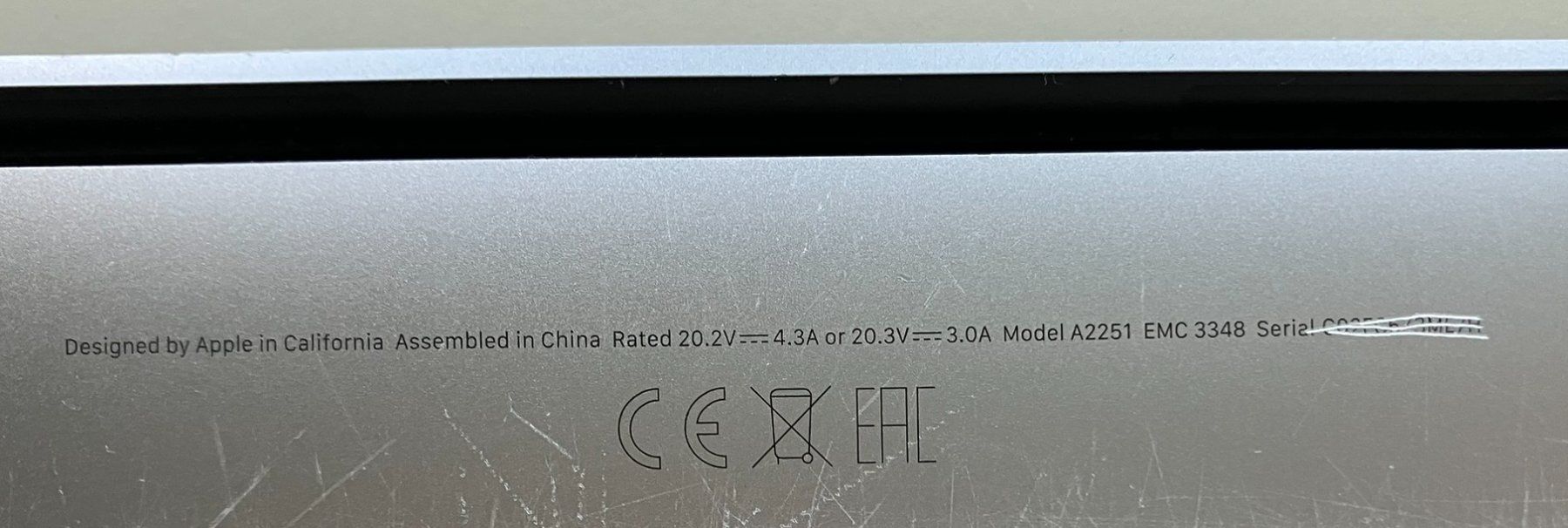 Apple Notebook: MacBook Pro 13" 2020 / Touch Bar / iCloud gesperrt – Usato da Meisterschwanden venduto da Discus0 5