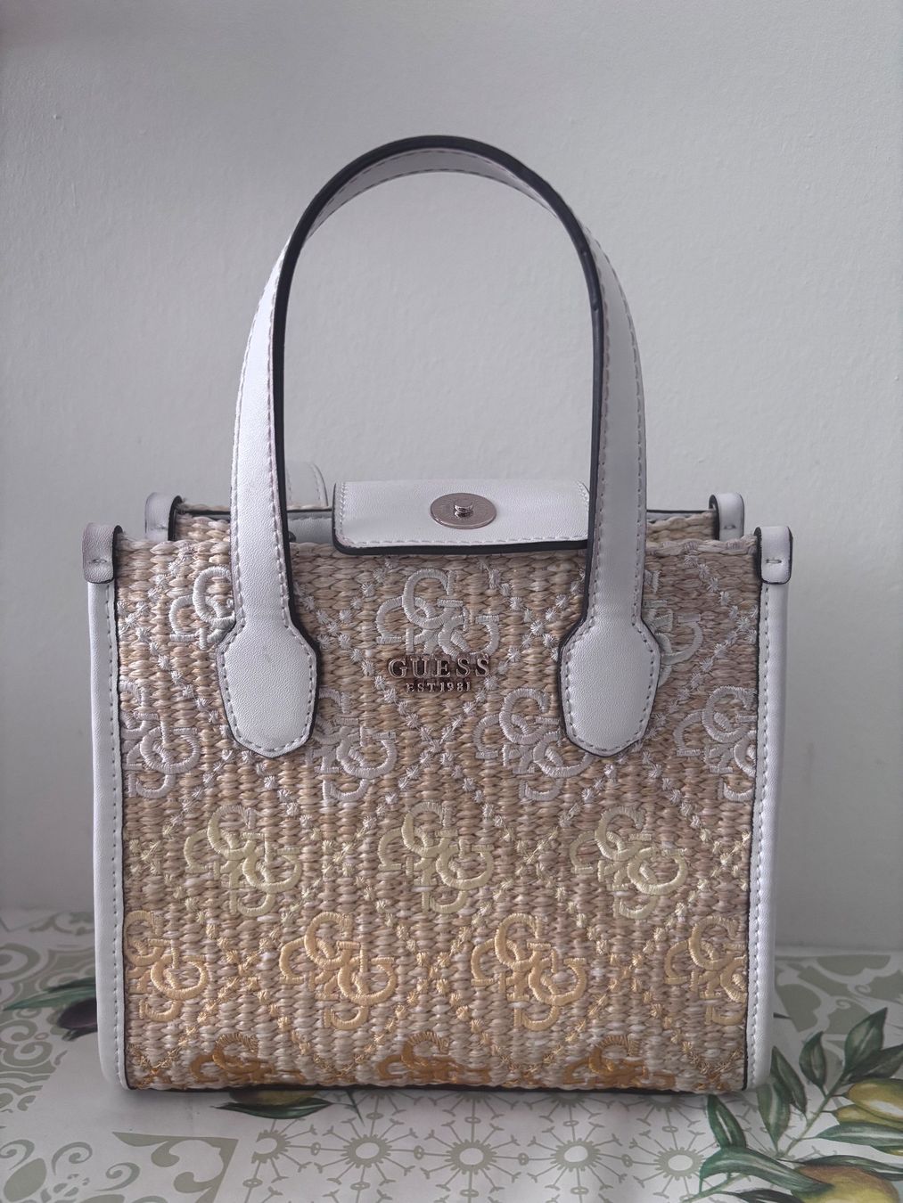 Guess Sacs femmes: Guess Tasche – D'occasion à Basel par dav_5qdt