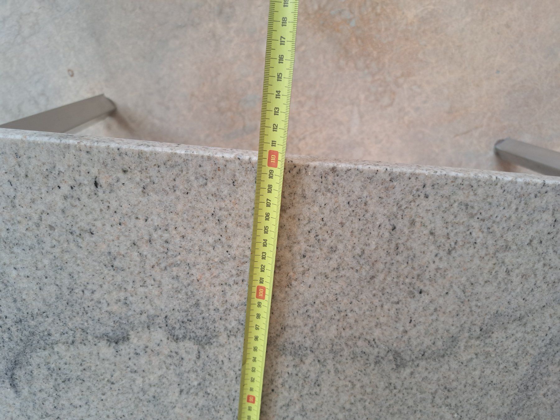 Tables: Gartentisch Marmor Granit/ Chromstahlgestell – D'occasion à Belp par deal-now 4
