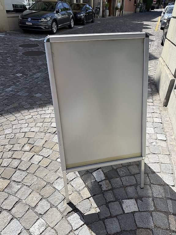 Staffeleien: Chevalet publicitaire – Gebraucht aus Lausanne von Unehistoiredesapes 2