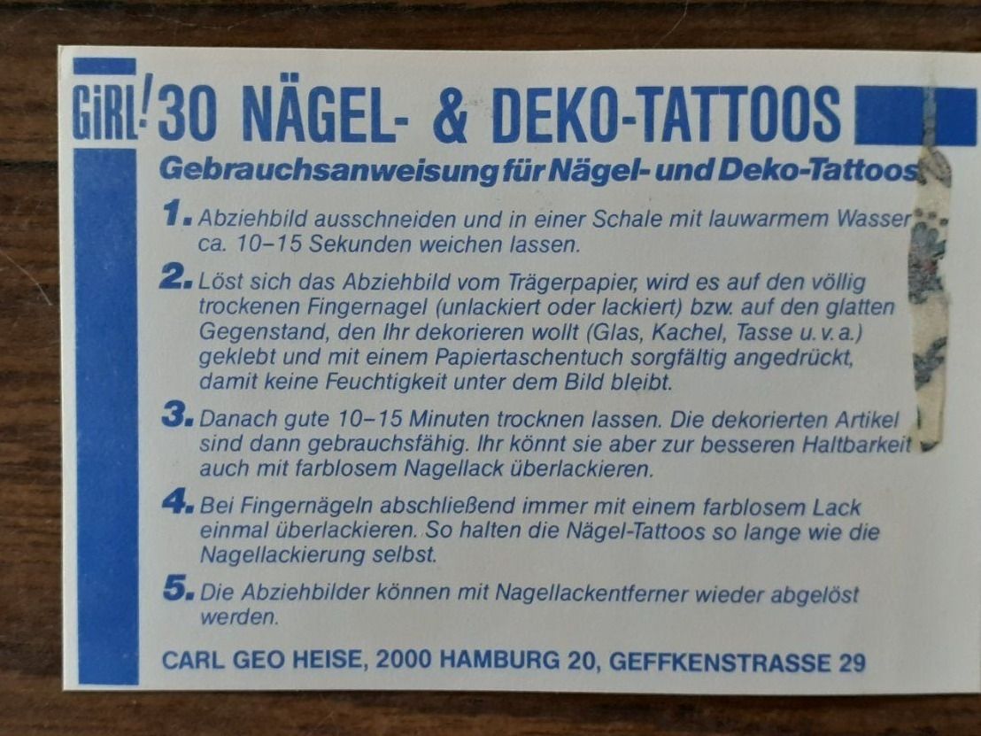 Sticker: Retro Nagel- & Deko-Tattoos 80er – Usato da Mörschwil venduto da lindaswunderkiste 1