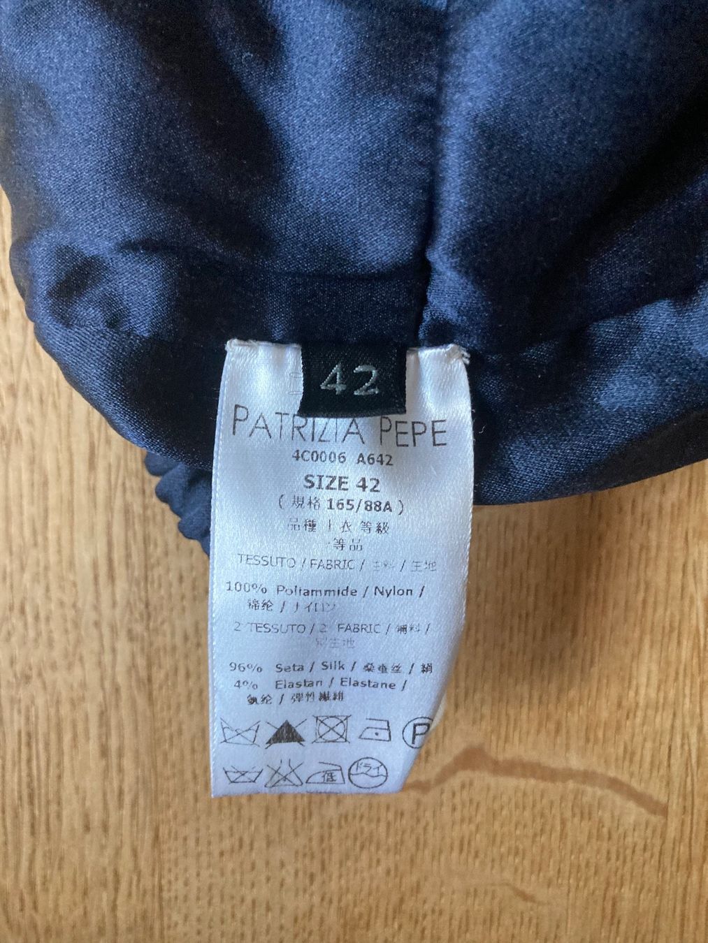 Patrizia Pepe Tops: Patrizia Pepe Pailletten Top – Gebraucht aus Zürich von san_qzr2 2